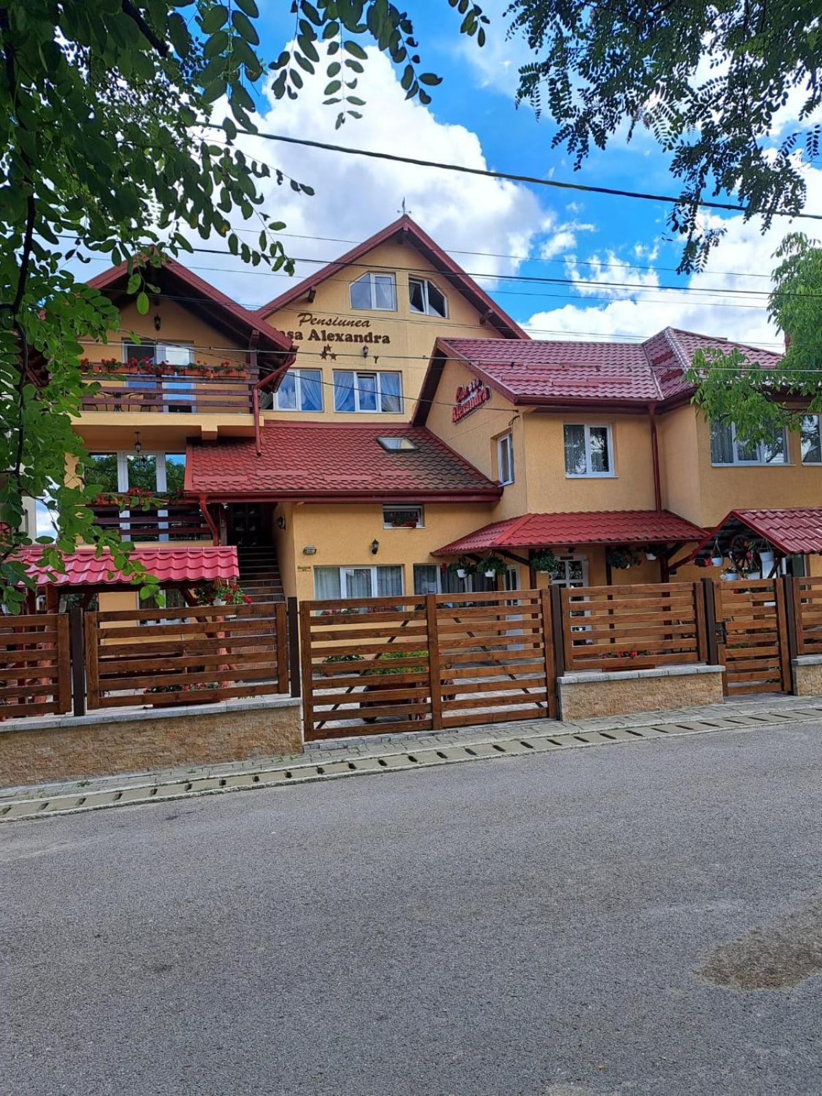 Pensiunea Casa Alexandra Vatra Dornei Luaran gambar